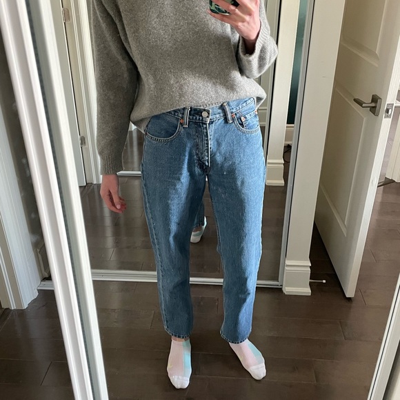 Vintage Levi’s straight dark wash jeans - Picture 7 of 7